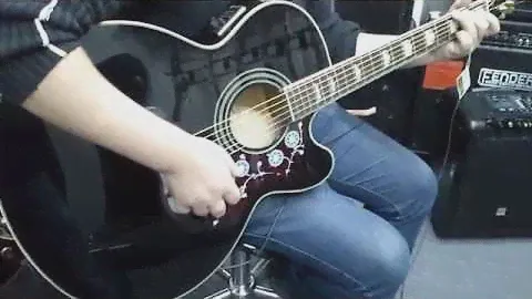 Guitarra electroacústica Epiphone EJ200CE