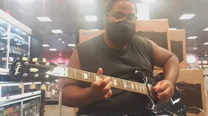 Playing a Epiphone SG Traditional Pro Cobalt Fade at Guitar Center in Las Vegas, NV (Part 1)