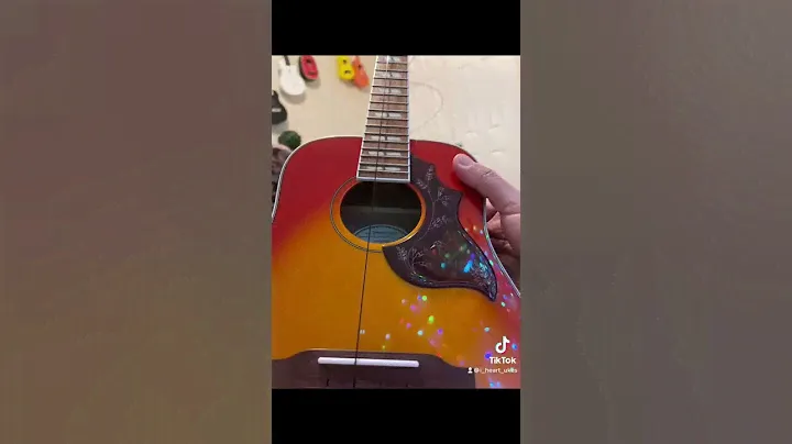 Changing the strings on my Epiphone Hummingbird