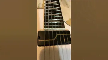 Matt Heafy epiphone Les Paul custom origins 7 string bone white