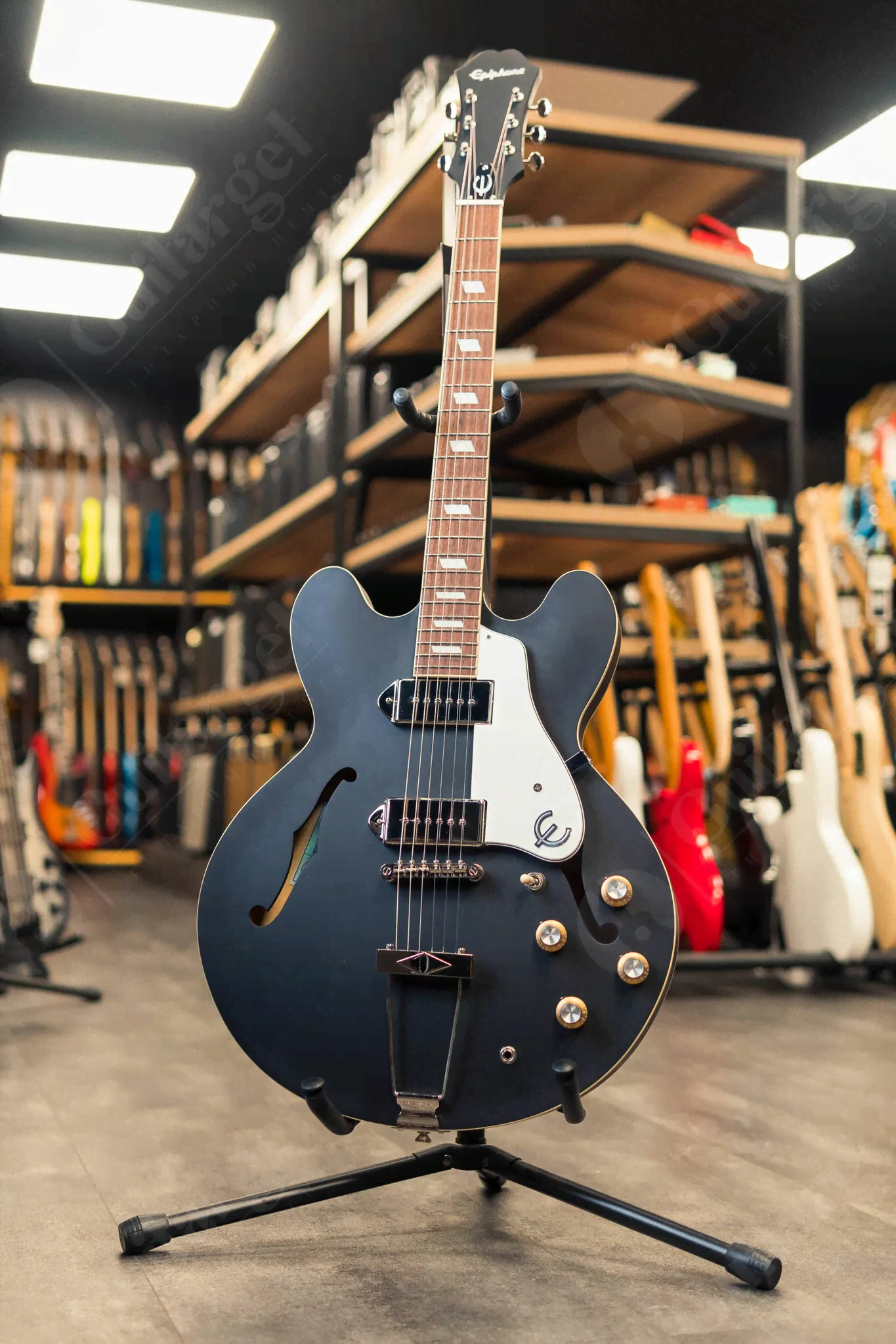 Полуакустическая гитара Epiphone Casino Worn Ebony-0