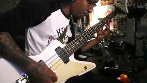 Epiphone Custom Shop Explorer Bass 2010 - Alpine White First Impressions